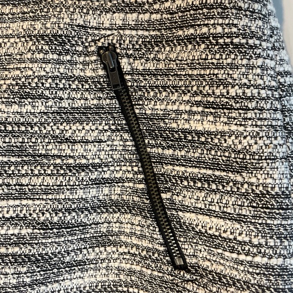 Loft Black and White Tweed Mini Skirt Sz 12 - Picture 4 of 4
